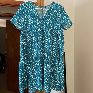 Cute floral dress!
